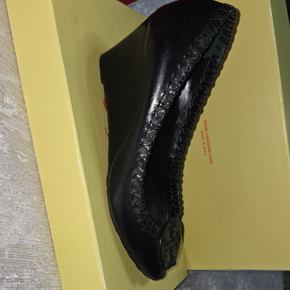 Tory Burch Black Heels Sleek and Sophisticated - Picture 4 of 5